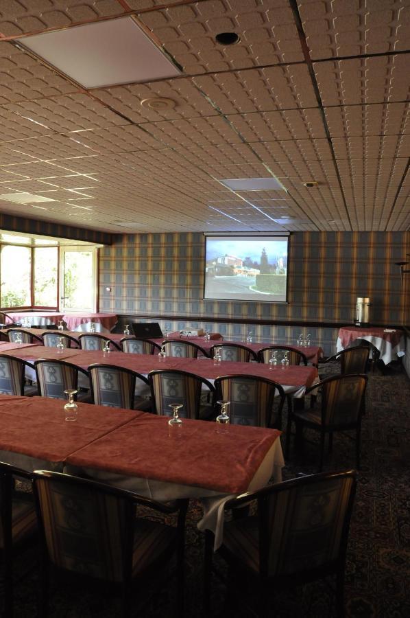 Henri 4 Otel Rostrenen Dış mekan fotoğraf