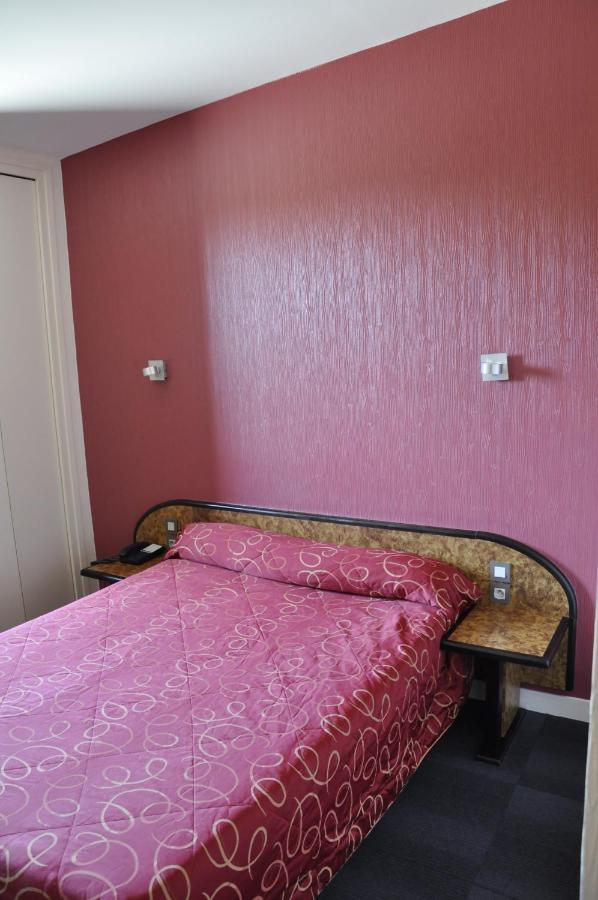 Henri 4 Otel Rostrenen Dış mekan fotoğraf